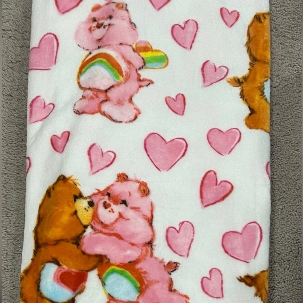 NWT Carebear Valentine day blanket, so cute and soft